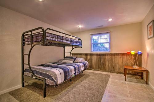 Fisherman-friendly Bull Shoals Home On Lake!