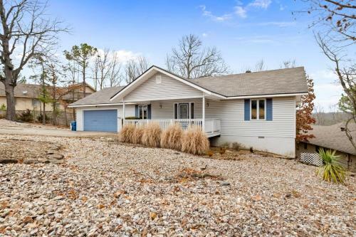 Blue Door Cottage At Scotsdale