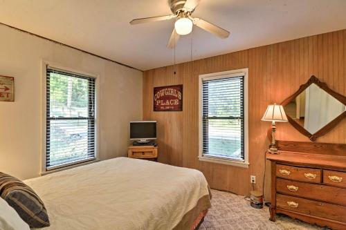 Waterfront Home On Lake Sherwood With Dock And Deck!