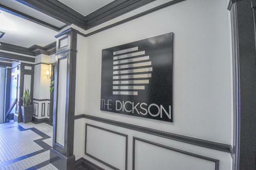 The E?e??l? @ The ?ickson. Walk Everywhere!