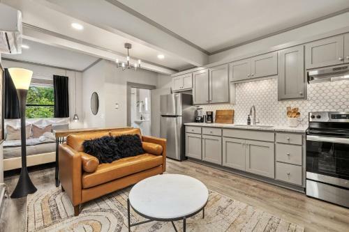 Apartamento Apt On Town Square - Ultimate Dt Fay Location!