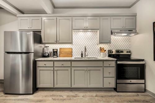 Apartamento Apt On Town Square - Ultimate Dt Fay Location!