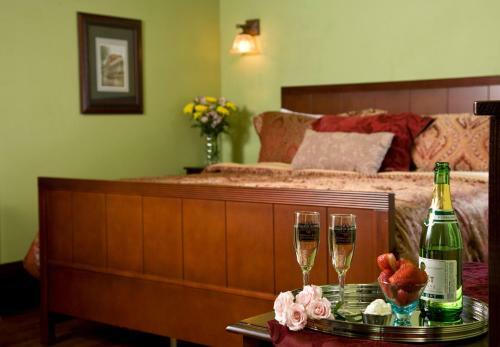 Hilltop Manor B&B