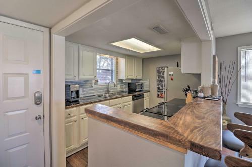 Apartamento Cozy Condo With Balcony And Pool Access On Lake Hamilton!