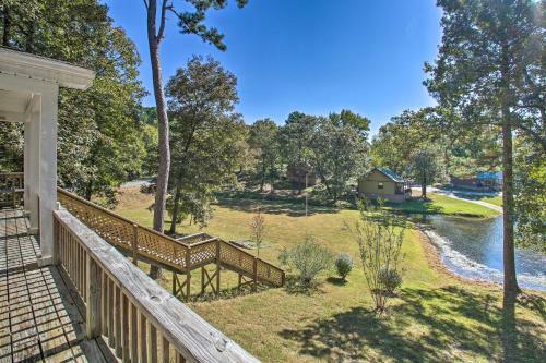 Retreat On Lake Hamilton With Sunroom And Dock!