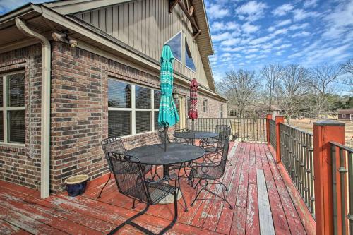Lake Hamilton Retreat With Hot Tub And Dock!