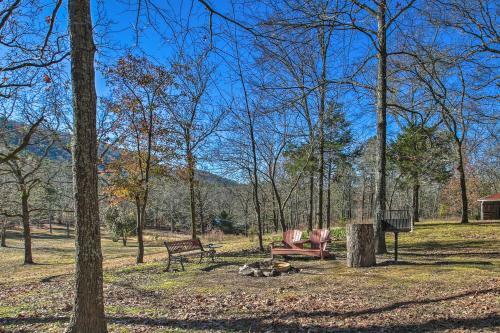 Cozy Home - 2 Mi To Bathhouse Row And Downtown!