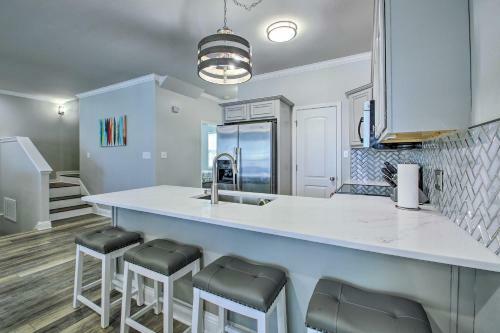 Hot Springs Home With Dock Access And Lake View!