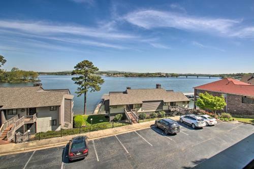 Apartamento Spacious Lakeside Condo With Private Boat Slip!