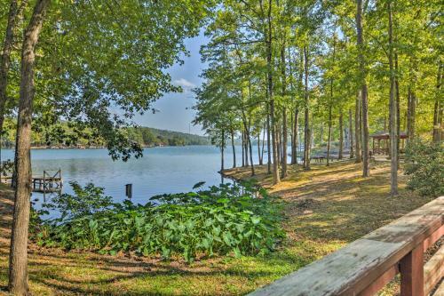 Private Lakefront Townhome In Hot Springs Village!
