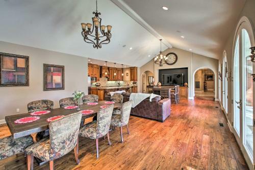 Hot Springs Home With Pool, 0 5 Mi To Oaklawn!