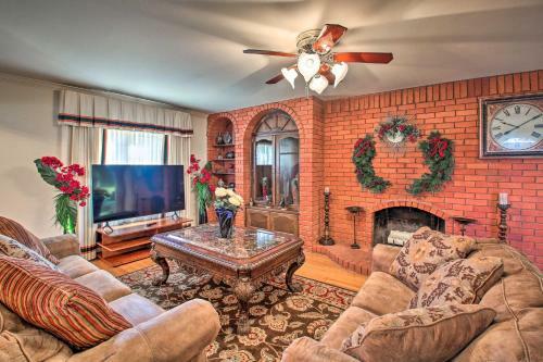 Hot Springs Home With Pool, 0 5 Mi To Oaklawn!
