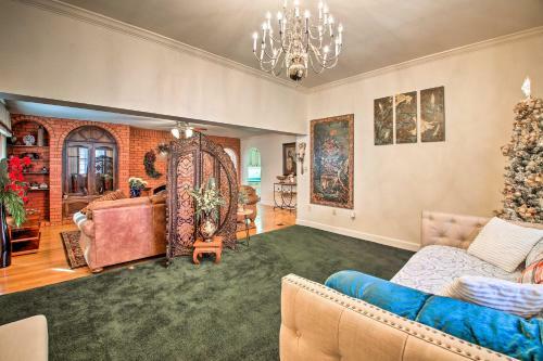 Hot Springs Home With Pool, 0 5 Mi To Oaklawn!