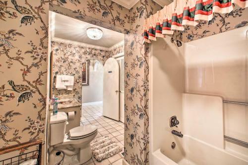 Hot Springs Home With Pool, 0 5 Mi To Oaklawn!