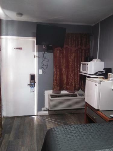 Hotel Modoc Inn