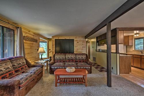 Cabin With Bbq Deck, Near Big Trees State Park!