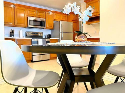 Hamilton Cove-boho Chic Villa W/golf Cart...no Pets.