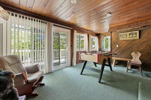 Rustic Cabin Retreat- Mins From Bass Lake