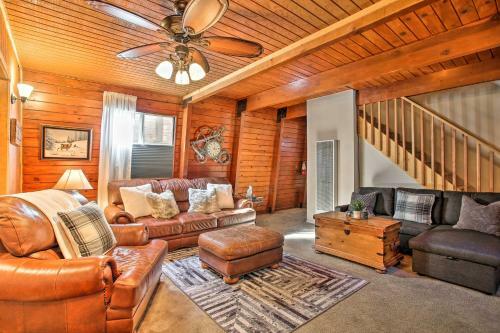 Cozy Cabin About 4 Mi To Snow Summit Ski Resort!