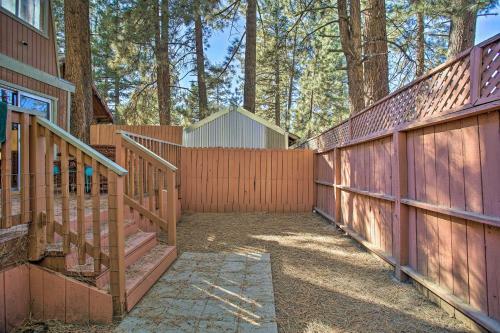 Cozy Cabin About 4 Mi To Snow Summit Ski Resort!