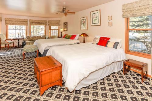 Alpenhorn Lodge-1903 By Big Bear Vacations