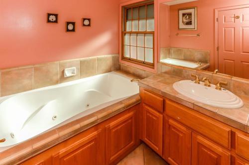 Alpenhorn Lodge-1903 By Big Bear Vacations