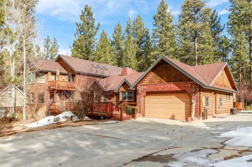 Alpenhorn Lodge-1903 By Big Bear Vacations