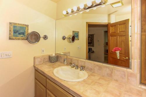 Alpenhorn Lodge-1903 By Big Bear Vacations