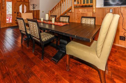 Alpenhorn Lodge-1903 By Big Bear Vacations