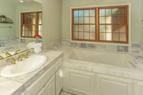 Alpenhorn Lodge-1903 By Big Bear Vacations
