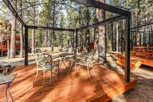 Alpenhorn Lodge-1903 By Big Bear Vacations