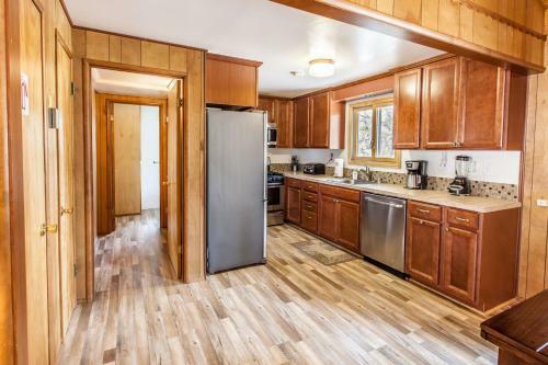 Bear Claw Cabin