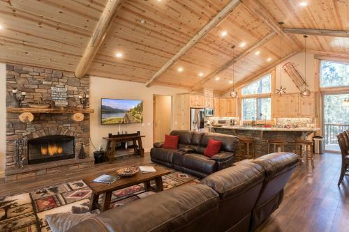 16 - Austin Bear Mountain Lodge - Discounted Price