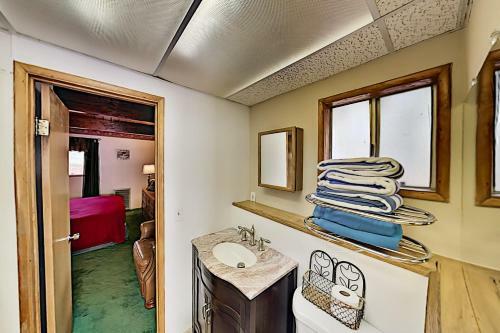 Walk To Resort! Summit Basecamp With Private Hot Tub Home
