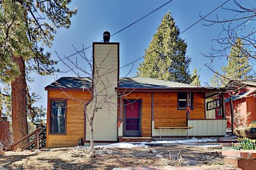 Incredible Restored Vintage Cabin With Hot Tub Home