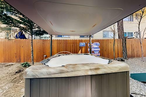 Apartamento All-suite Retreat - 2 Adjacent Units - Hot Tubs Duplex