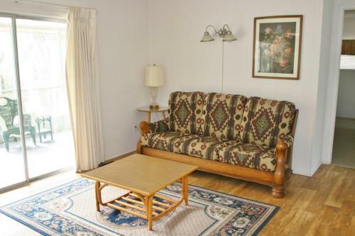Roadrunner Club 18 Home