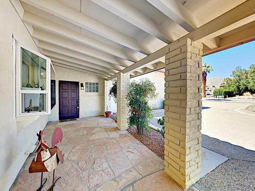 Classic Mid-century Deanza Home Home