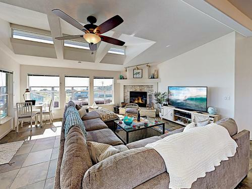 New Listing! Stunning Beach Getaway With Ocean Views Home