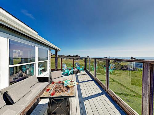 New Listing! Stunning Beach Getaway With Ocean Views Home