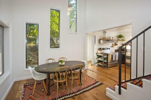 Tranquil Calistoga Retreat Home