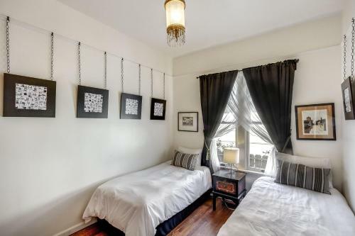 Downtown Campbell Victorian Home Nice Neighborhood King Bed