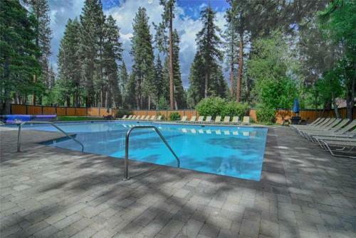 Carnelian Woods Condo (Condo)