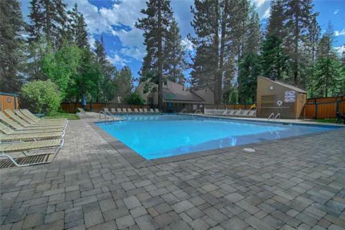 Carnelian Woods Condo (Condo)