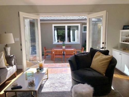 Newly Renovated Carmel 3 Bed 3 And A Half Bath