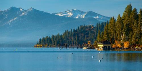 Charming Lake Tahoe Cabin - Deck & Gas Fireplace Home