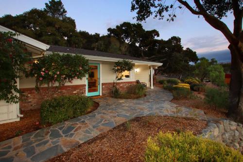 Wine Country Paradise - Private 1-acre Estate Home