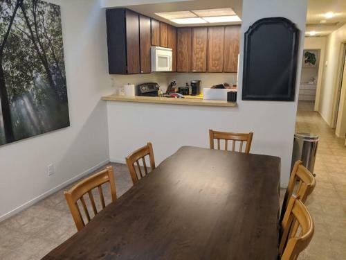 Comfortable And Convenient 2 Bedroom Hideaway