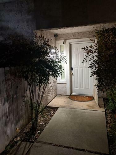 Comfortable And Convenient 2 Bedroom Hideaway