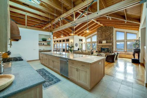 Woodhawk Vineyards Estate